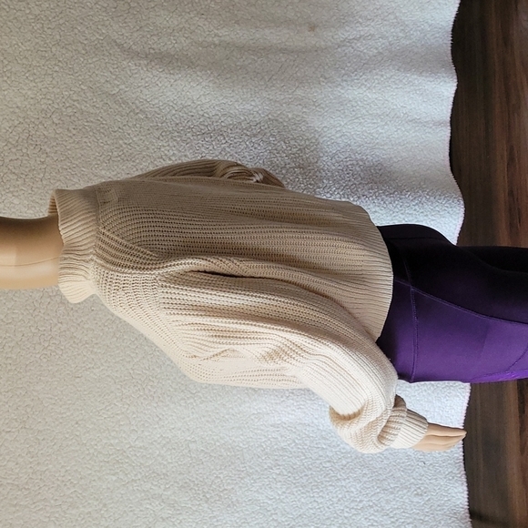 𝅺kendall and kylie cropped sweater kendall and kylie cropped sweater kendall - Picture 9 of 15